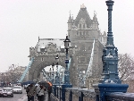 The Tower Bridge sous la neige (06/04/08) LaGrenouilleEnTongs